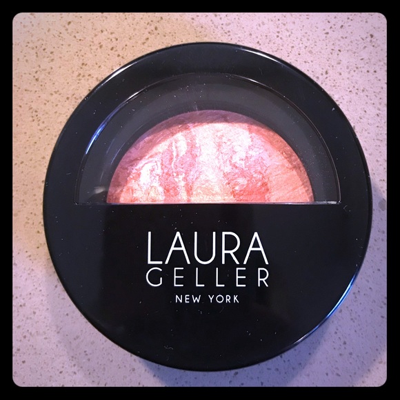 Laura Geller Other - 🌴 Laura Geller Baked blush-n-brighten 🌴